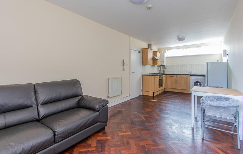 Newport Road, Roath, Cardiff - Image 1